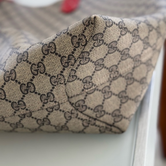 Authentic Gucci Reversible Large Leather Tote Bag - Picture 15 of 16